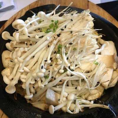 Aroowha Sushi And Sake Bar