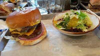 Edith And Arthur Public House