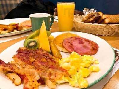 Cora's Breakfast And Lunch