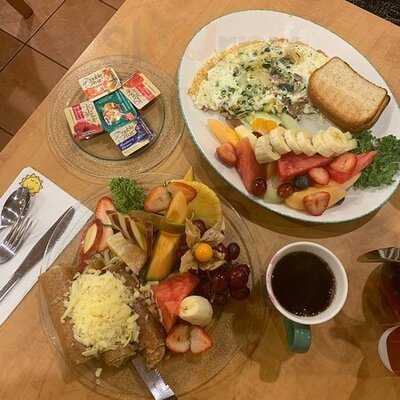 Cora's Breakfast And Lunch