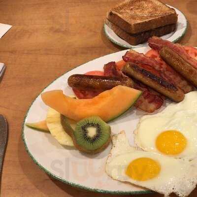 Cora's Breakfast And Lunch