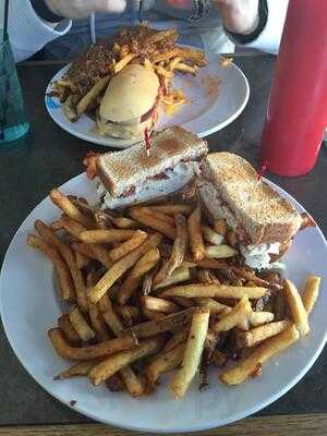 George's Burgers & Submarines