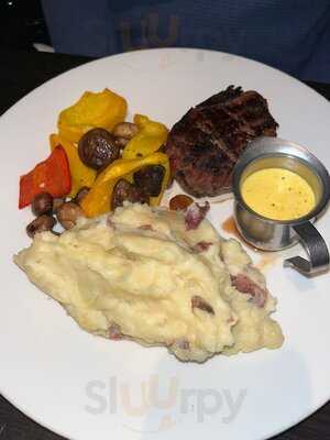 The Keg Steakhouse + Bar - Place Ville Marie