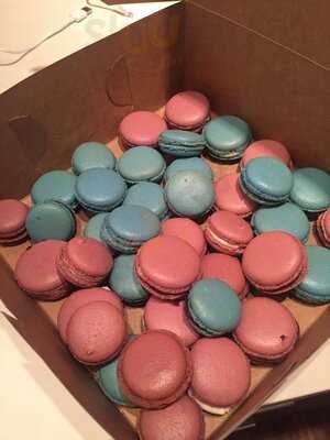 Ollia Macarons & Tea