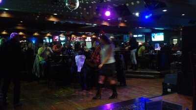 Sawbucks Neighborhood Pub