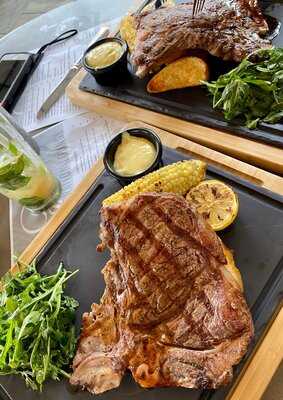 Confederation Lounge