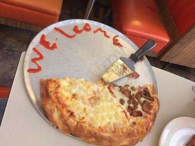 Louis' Restaurant & Pizzeria