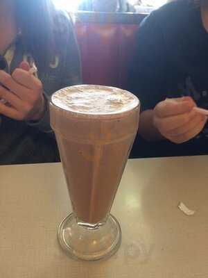 Louis' Restaurant & Pizzeria