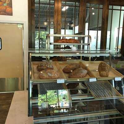 Cafe Louise Bakehouse