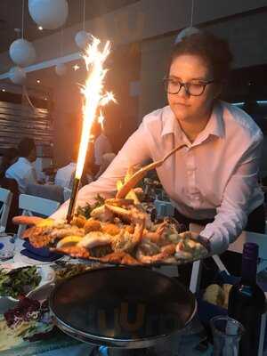 7 Seas Restaurant & Grill