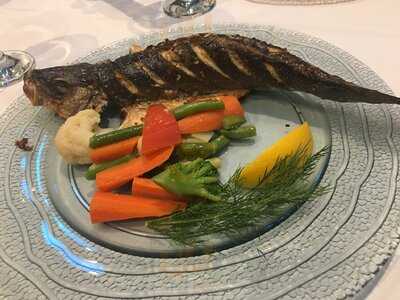 7 Seas Restaurant & Grill