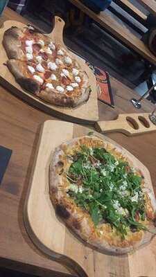 Timmy Tom's Pizzeria