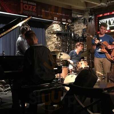 Upstairs Jazz Bar & Grill