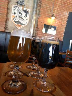 Brothers Beer Bistro