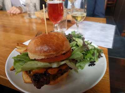 Brothers Beer Bistro