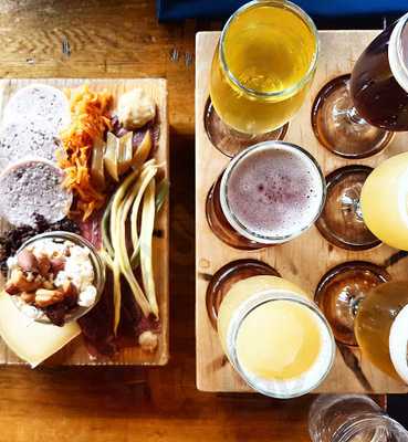 Brothers Beer Bistro