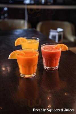 Symposium Cafe Restaurant & Lounge