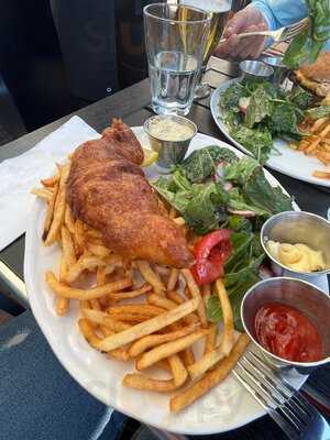 Louise Taverne & Bar A Vin