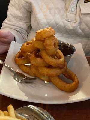 Reuben's Deli & Steakhouse