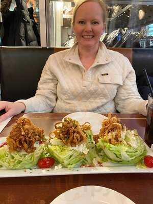 Reuben's Deli & Steakhouse