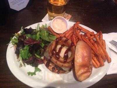 The Senate Tavern On Clarence