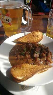 Heart & Crown Byward