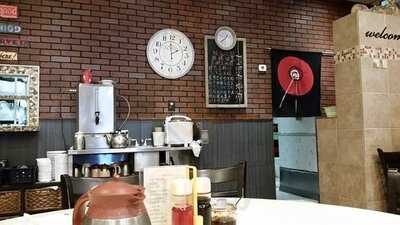 Chi's Congee And Noodle House