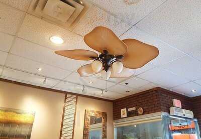 Chi's Congee And Noodle House