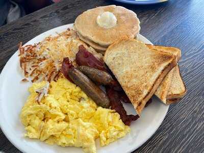 Ricky's All Day Grill