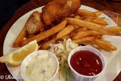 Shady Island Seafood Bar & Grill