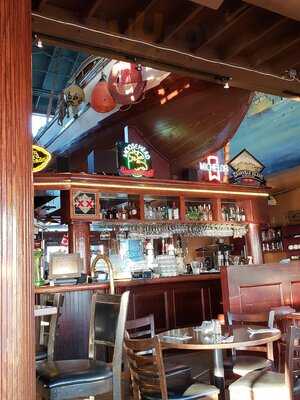 Shady Island Seafood Bar & Grill