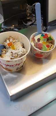 Yogurty's Froyo