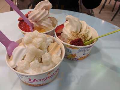 Yogurty's Froyo