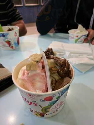 Yogurty's Froyo