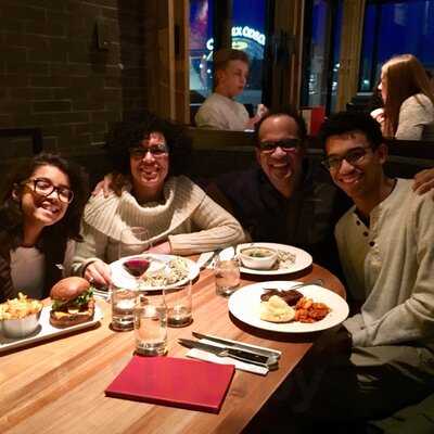 Earls South Edmonton Commons