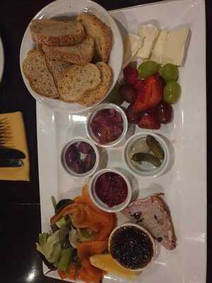 Le Papillon On Front