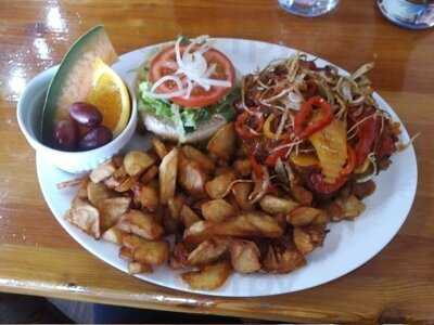 Tasty Tom's On Whyte