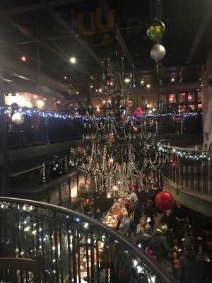 Wienstein & Gavino's