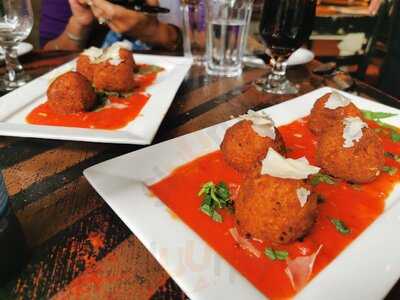 Wienstein & Gavino's