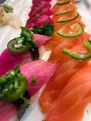 To-ne Sushi Bar