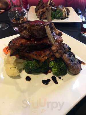 Embarcadero Wine & Oyster Bar