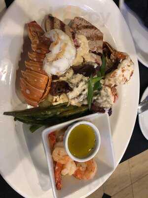 Embarcadero Wine & Oyster Bar