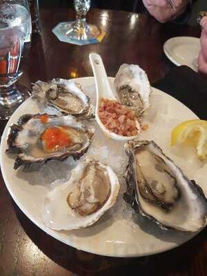 Embarcadero Wine & Oyster Bar