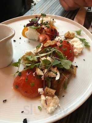 Monsieur Restaurant + Bar