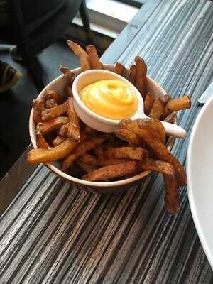 Monsieur Restaurant + Bar