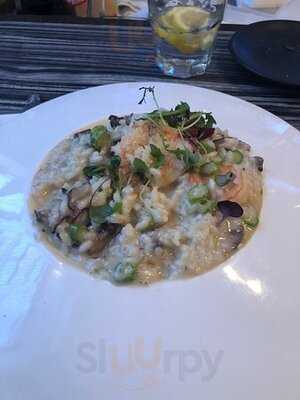 Monsieur Restaurant + Bar