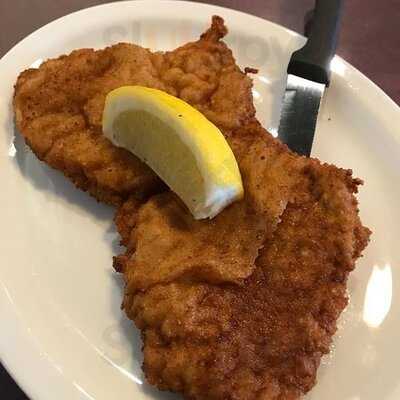 Barb And Ernie's Old Country Inn