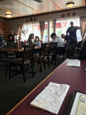 Barb And Ernie's Old Country Inn