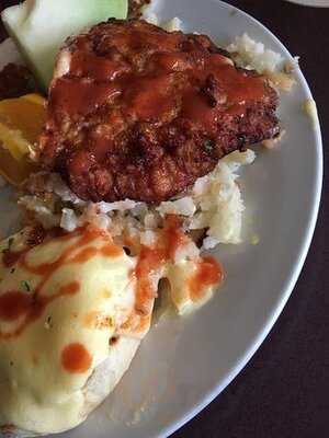 Barb And Ernie's Old Country Inn