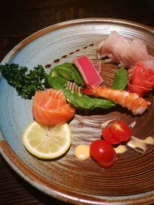 Ta-ke Sushi Japanese Restaurant